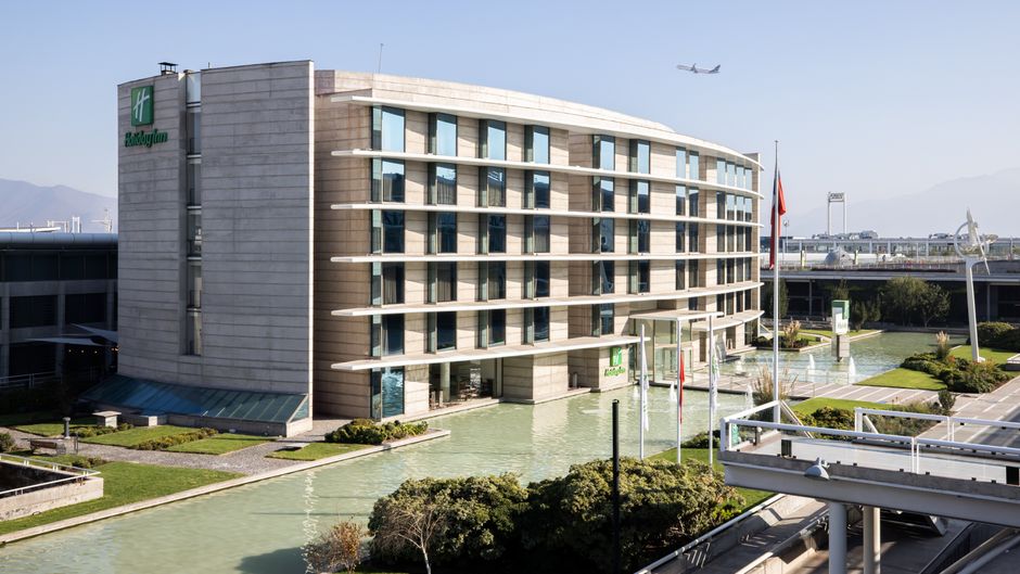 Holiday Inn Santiago Airport Exterior