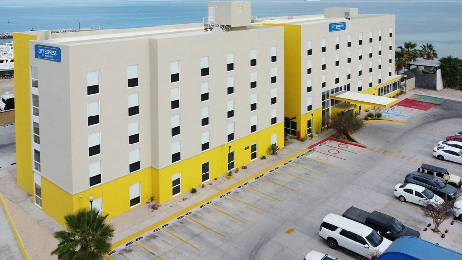City Express by Marriott La Paz Exterior