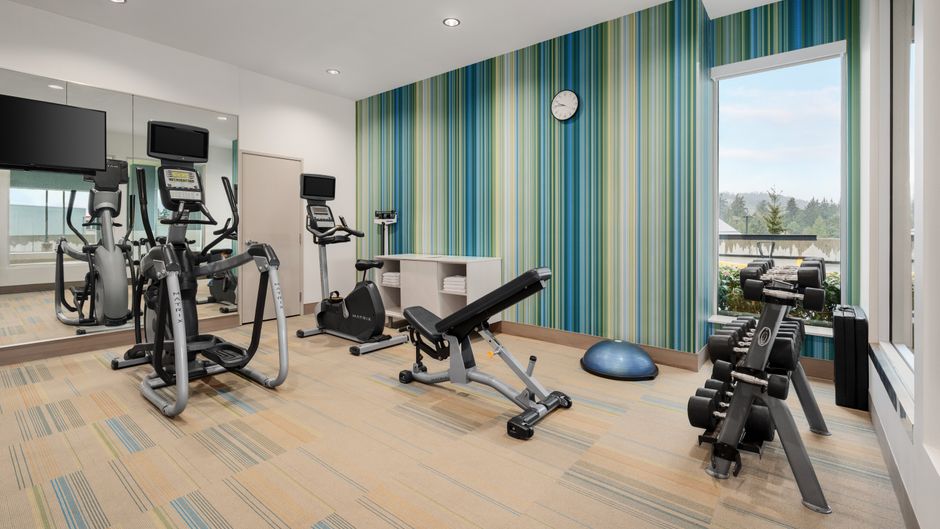 Holiday Inn Express & Suites Victoria Health Club