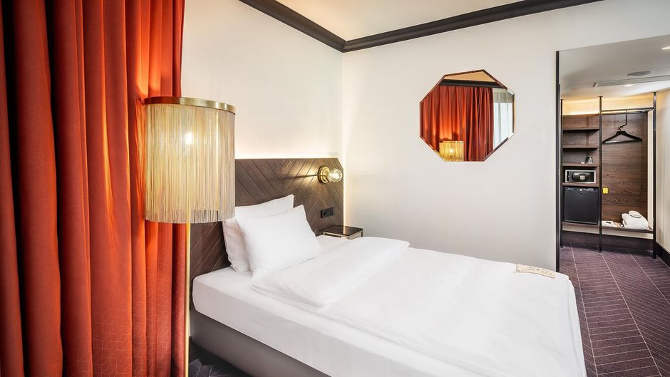 Diplomat Hotel Room