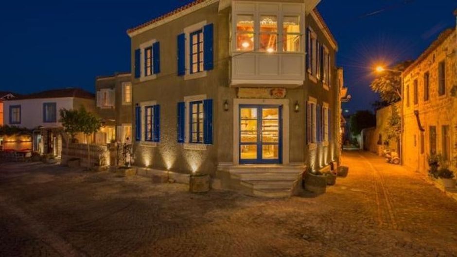 Alacati Kostem Hotel Exterior