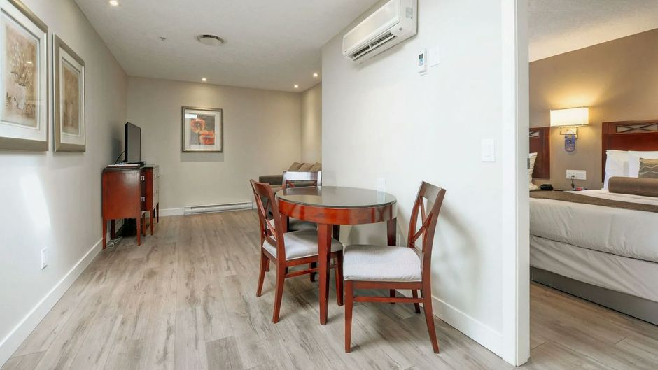 Red Lion Inn & Suites Victoria Room
