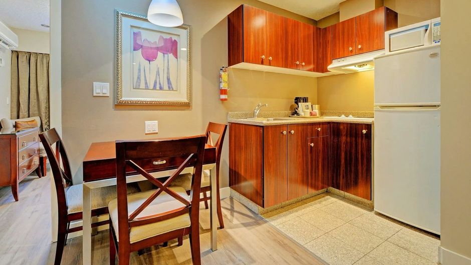 Red Lion Inn & Suites Victoria Room