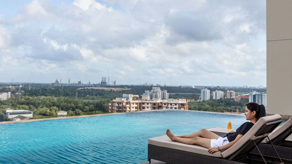 Courtyard by Marriott Kochi Infopark Pool
