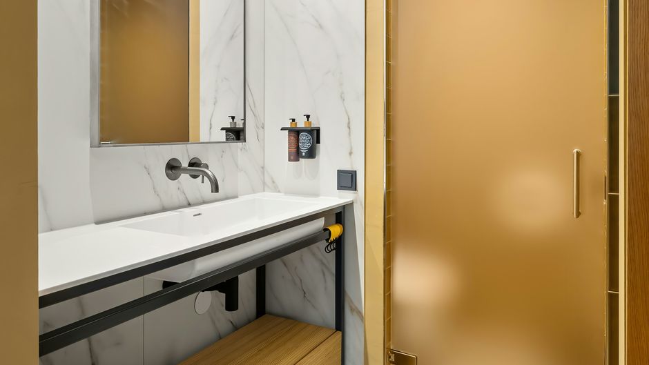 Cityhotel Wood Room