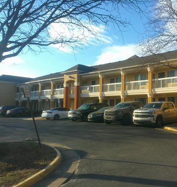 HomeTowne Studios Chantilly