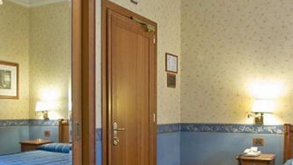 Diana Park Hotel Room
