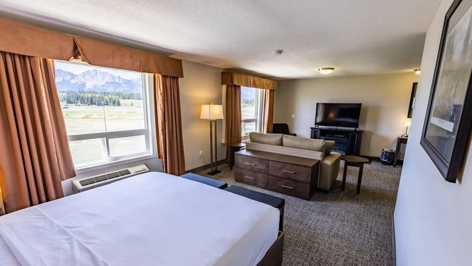 Stoney Nakoda Resort Room