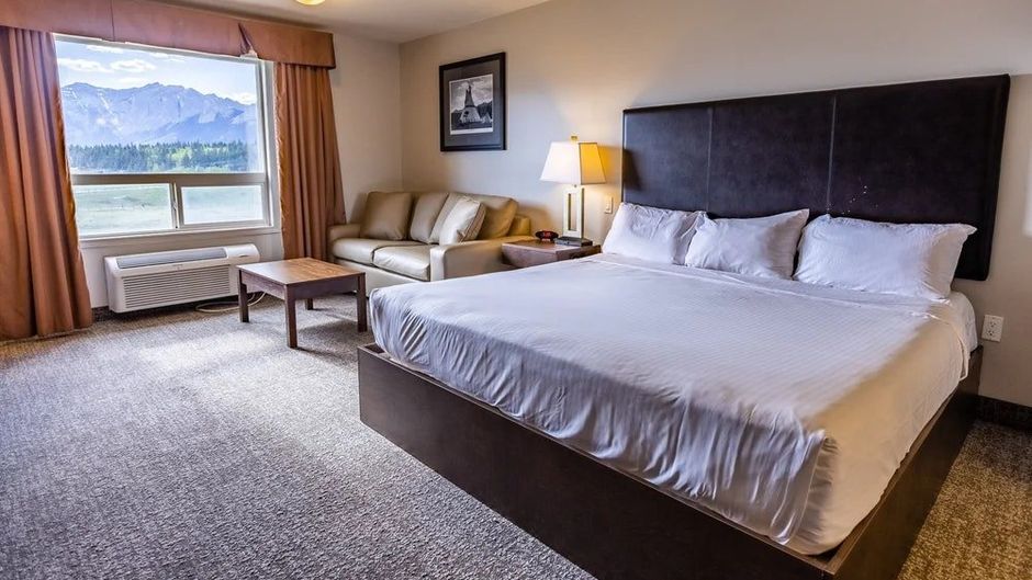 Stoney Nakoda Resort Room