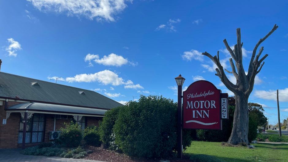 Philadelphia Motor Inn Exterior