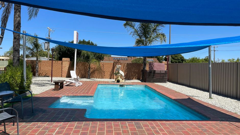 Philadelphia Motor Inn Pool