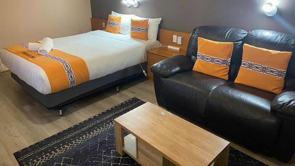 Philadelphia Motor Inn Room