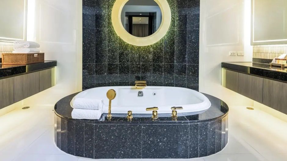Emporium Suites by Chatrium Room