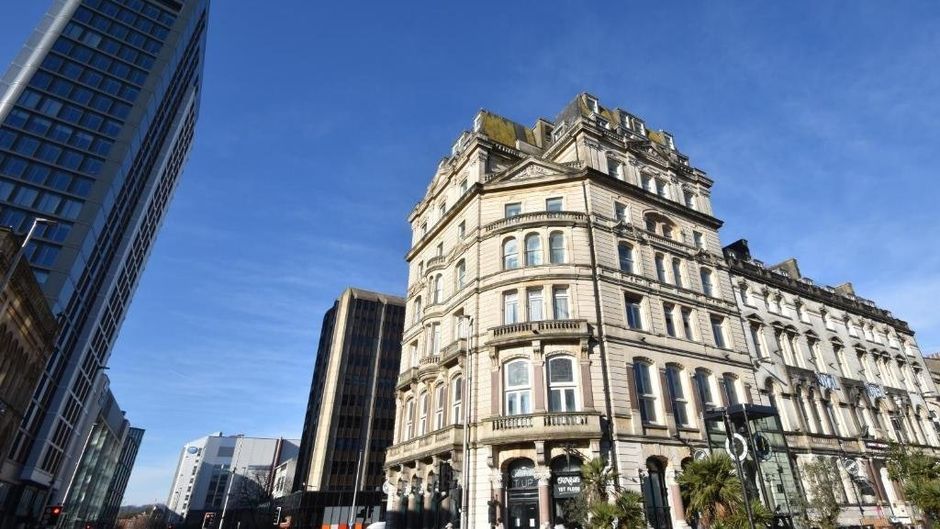 Royal Victoria Hotel Exterior