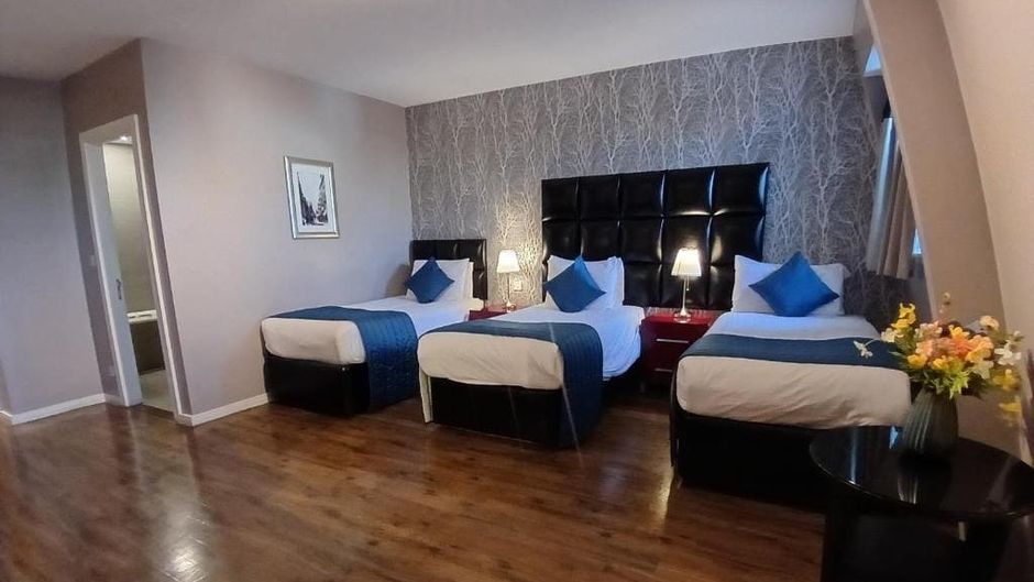 Royal Victoria Hotel Room