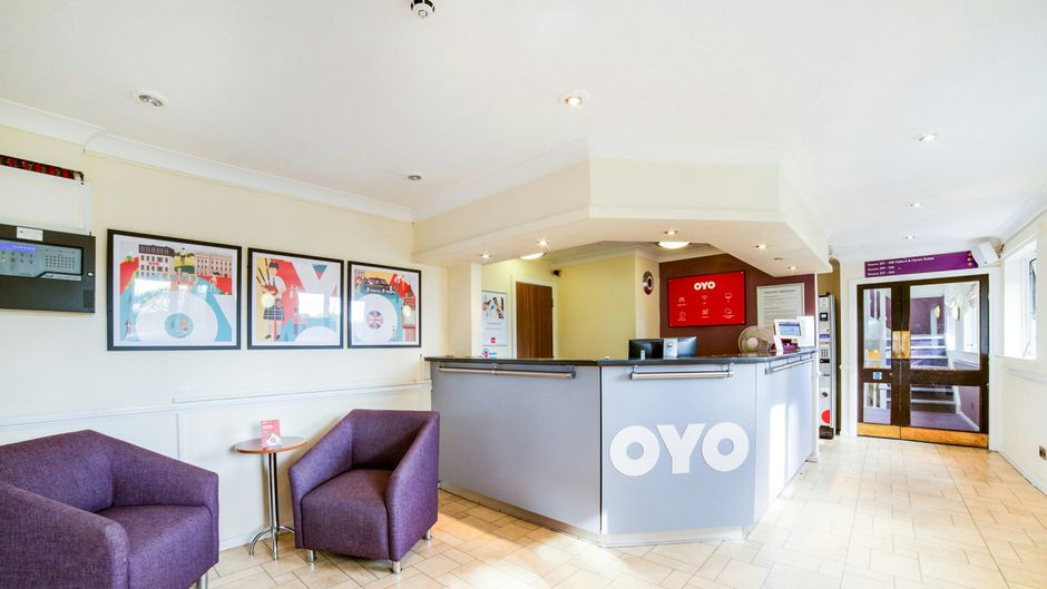 OYO Lakeside Haydock Hotel Lobby