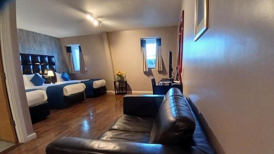 Royal Victoria Hotel Room