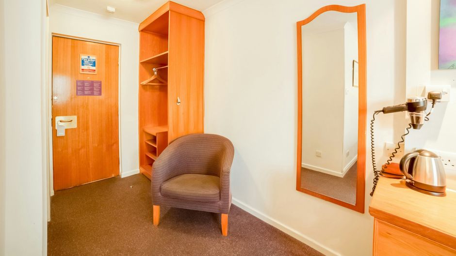 OYO Lakeside Haydock Hotel Room