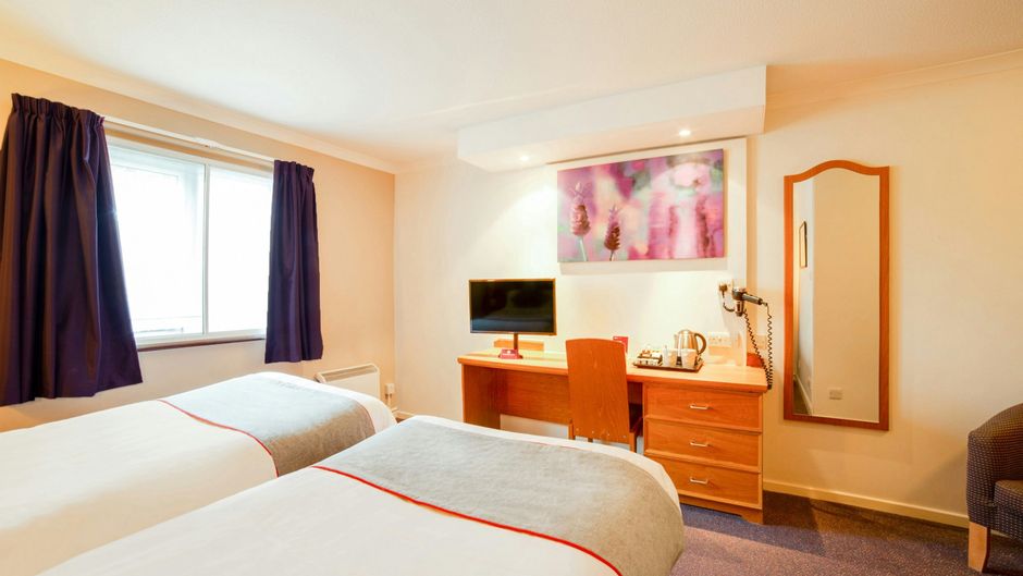 OYO Lakeside Haydock Hotel Room