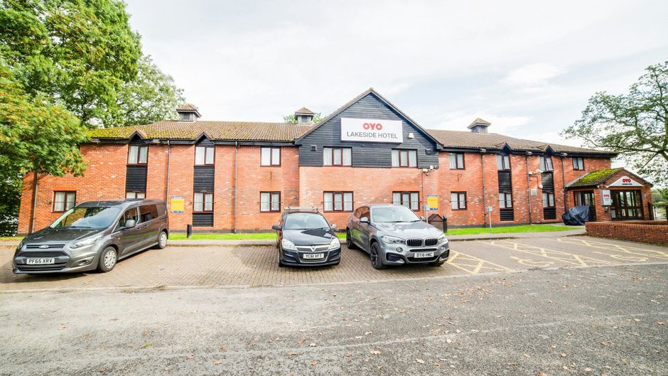 OYO Lakeside Haydock Hotel Exterior