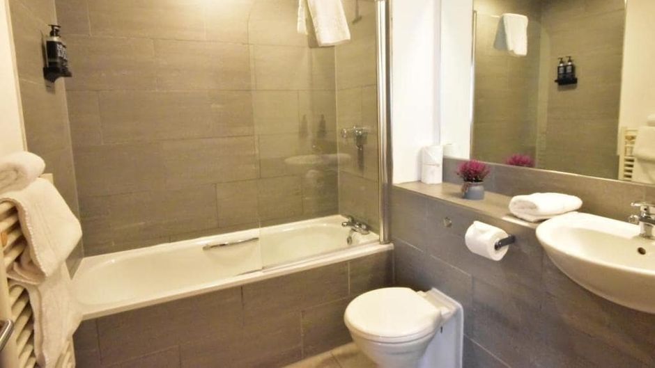 Royal Victoria Hotel Room
