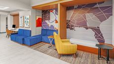 Holiday Inn Express Hotel & Suites