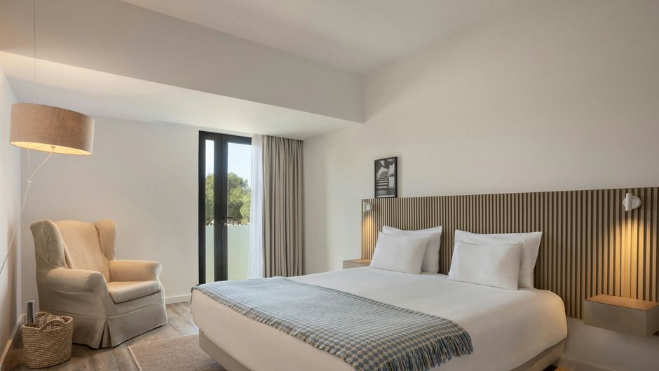 Memmo Baleeira Hotel Room