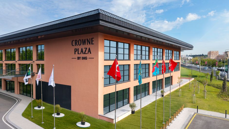 Crowne Plaza Zeytinburnu by IHG Exterior