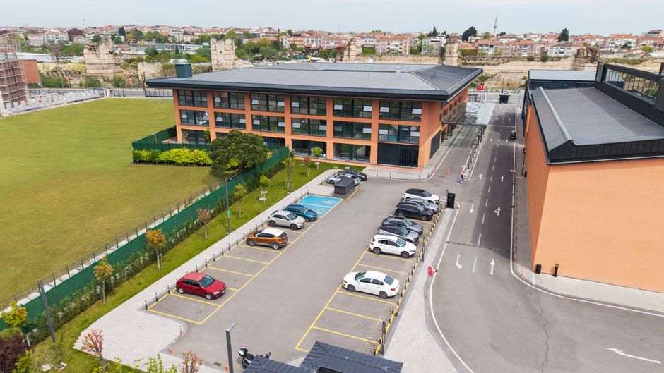 Crowne Plaza Zeytinburnu by IHG Exterior