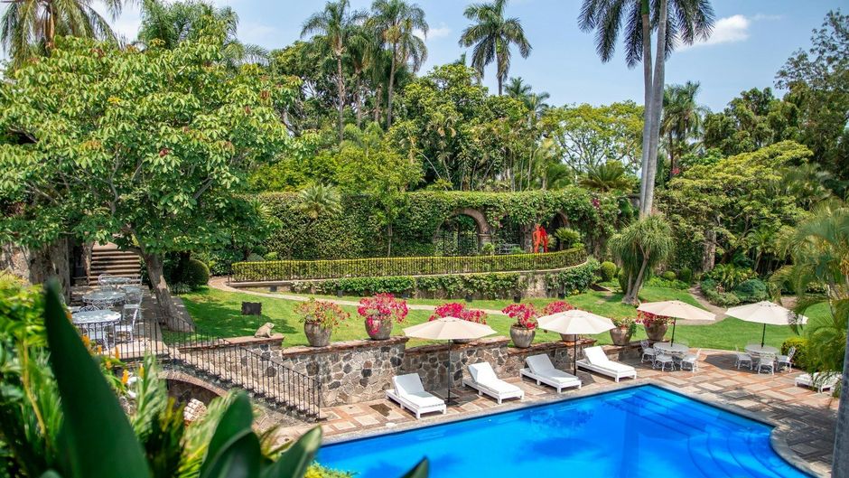 Las Mananitas Pool