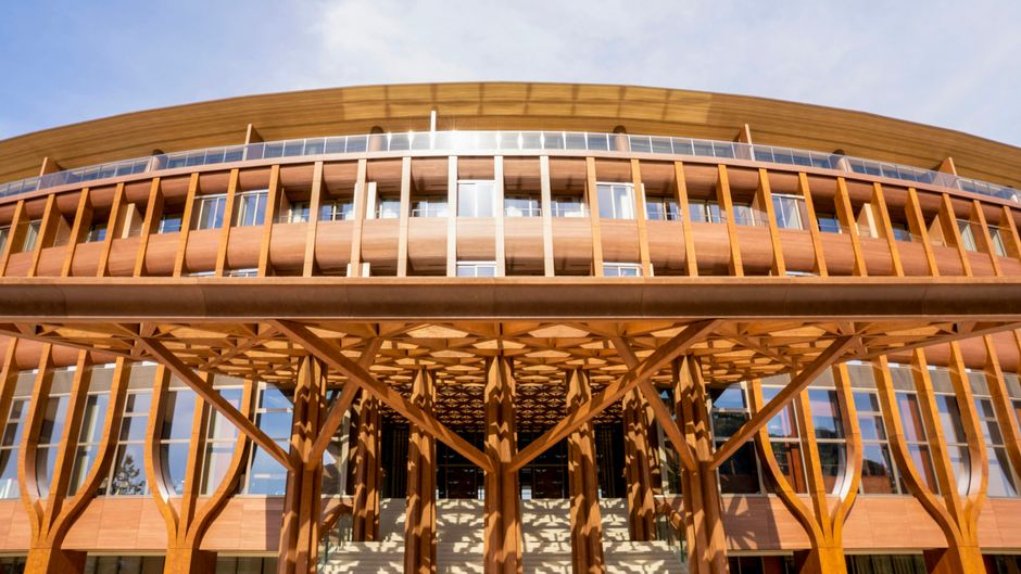 THE PASONA Exterior