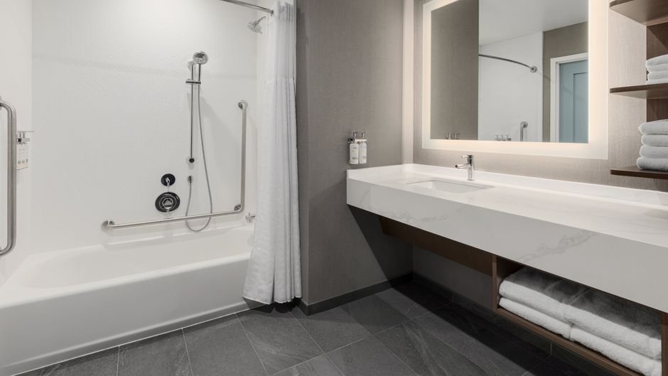 Staybridge Suites Toronto Airport East Room
