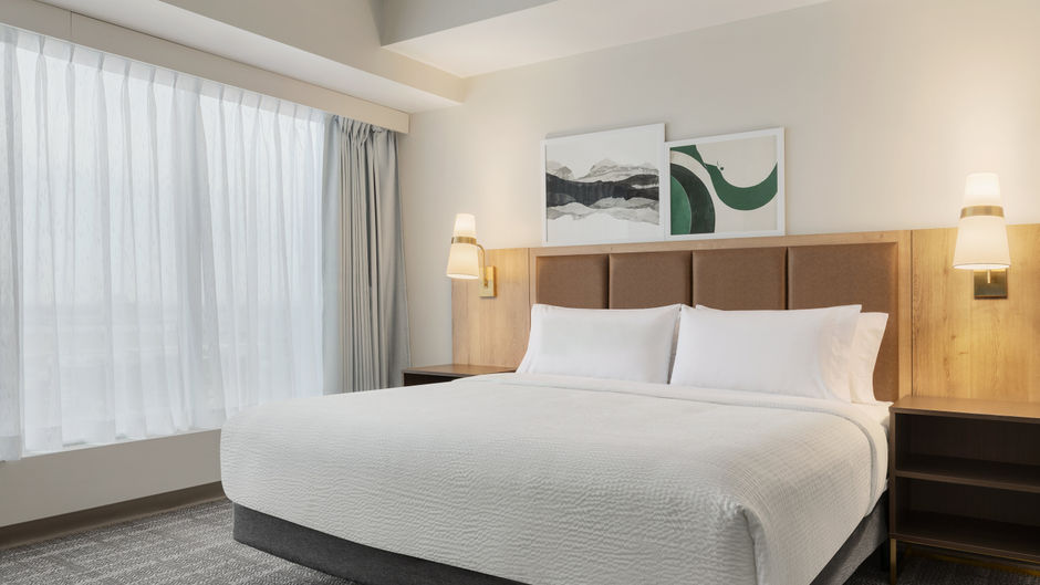 Staybridge Suites Toronto Airport East Room
