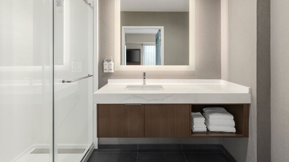 Staybridge Suites Toronto Airport East Room