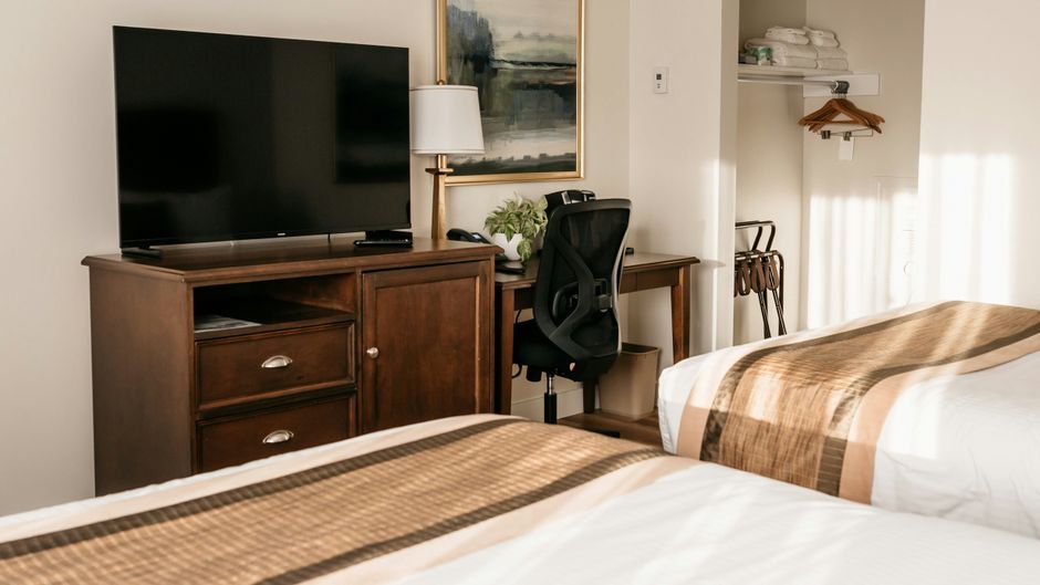 Aurora Inn Room