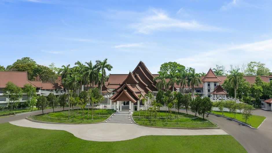 Kahavadi Chiang Rai, Curio Collection Exterior