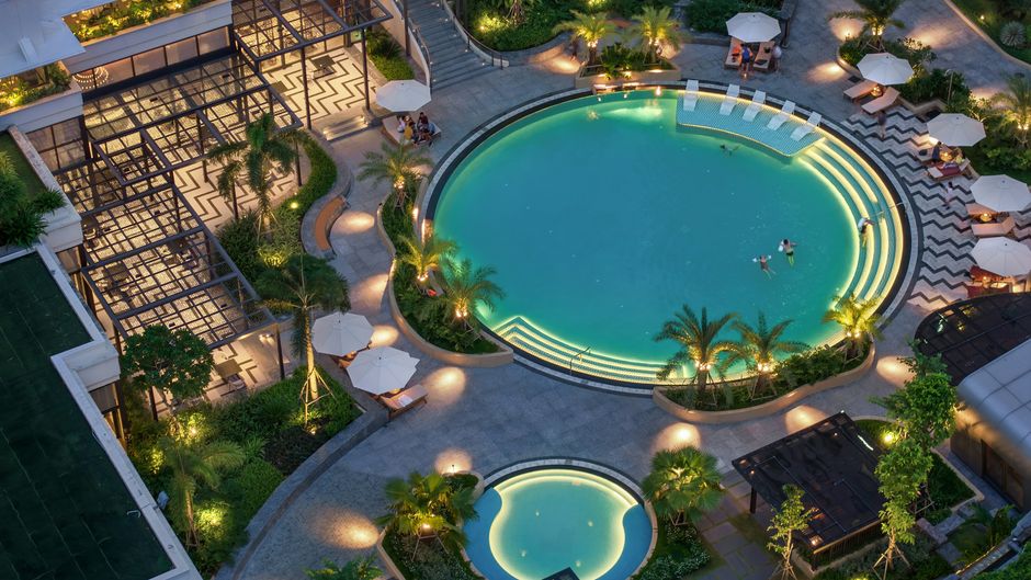 Lotte Hotel Saigon Pool