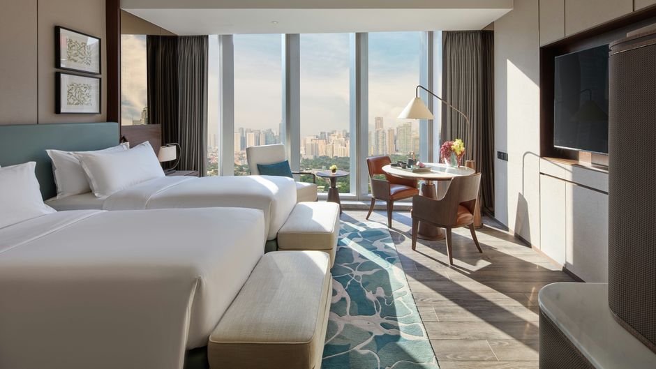 Mandarin Oriental Makati, Manila Room