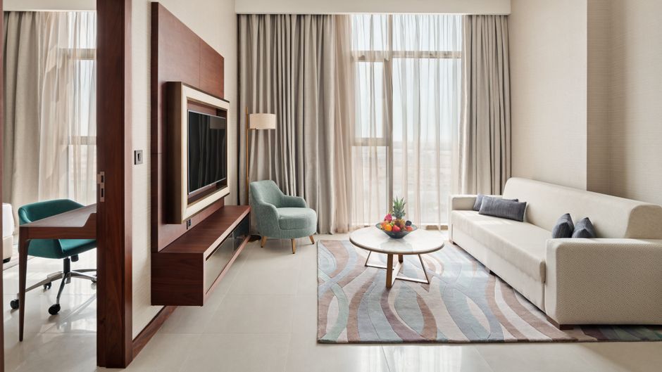 Holiday Inn Dubai Al-Maktoum Airport Suite