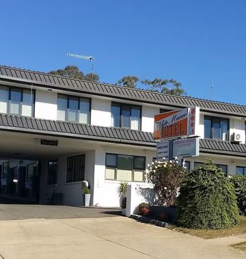 White Manor Motel