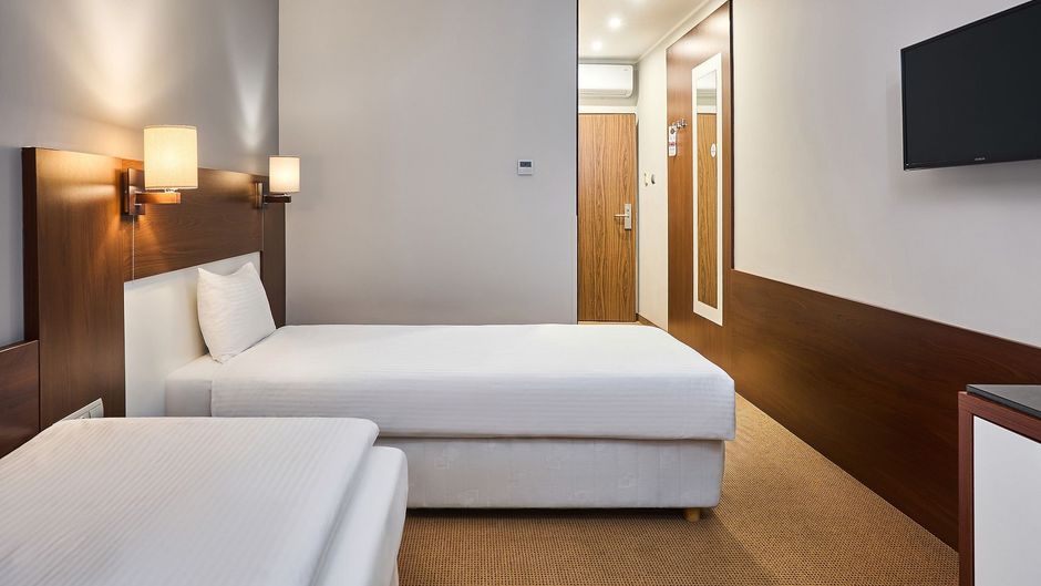 Hotel DeSilva Inn Katowice Airport Room