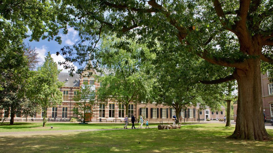 De Bonte Wever-Assen Exterior