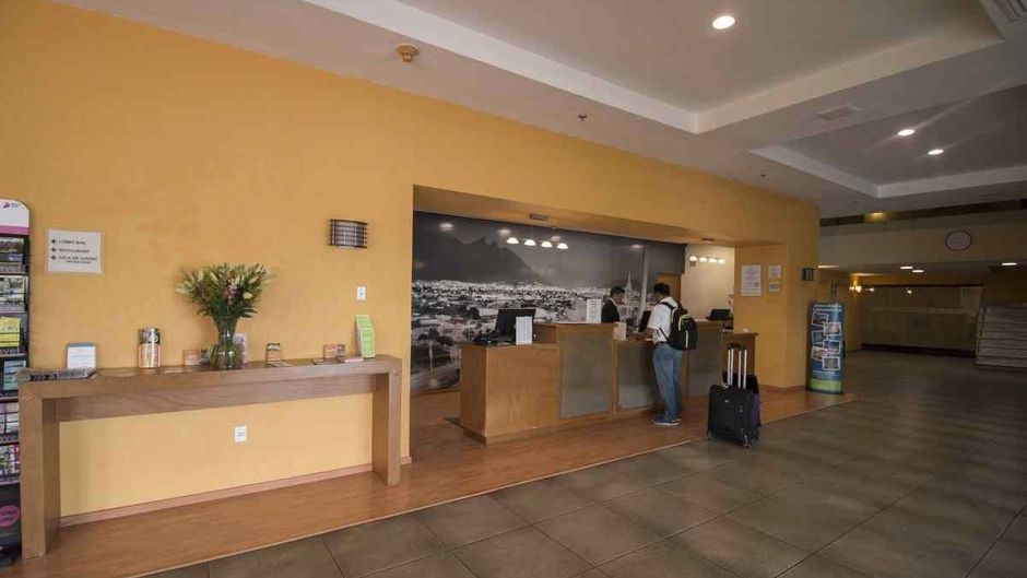 CHN Hotel Monterrey Norte Lobby