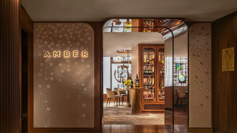 Mandarin Oriental The Landmark Hong Kong Restaurant