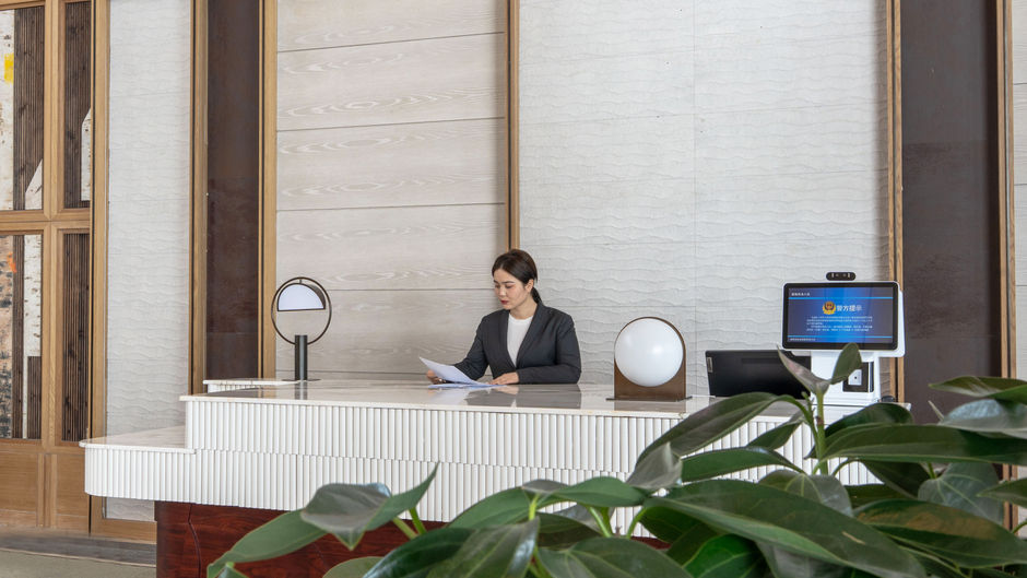 Holiday Inn Resort Kanas Hemu Lobby