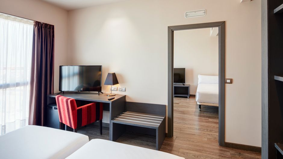 Sercotel Plaza Feria Hotel Room