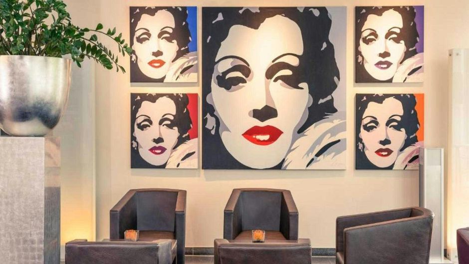 Sunday Hotel Dusseldorf City Nord Lobby