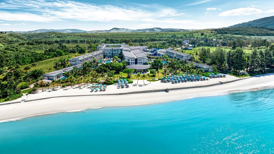 Le Meridien Khao Lak Resort & Spa Pool