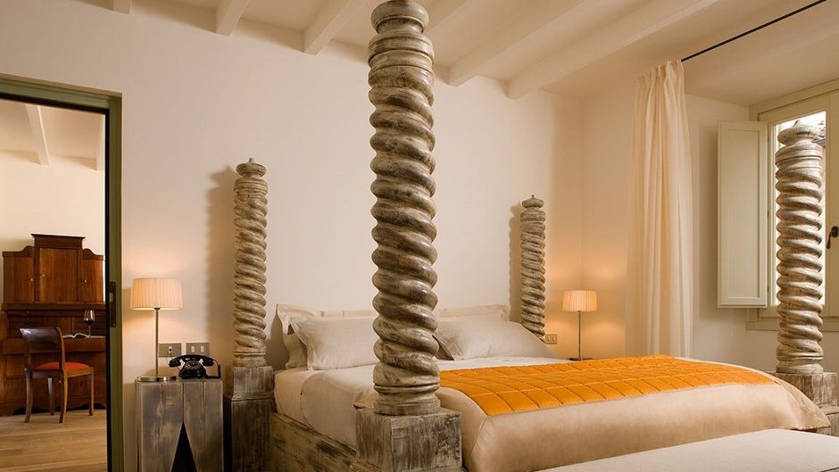 Palazzo Seneca Room