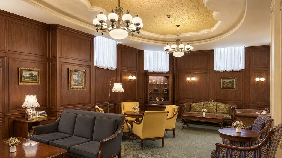 Crystal Palace Boutique Hotel Lobby